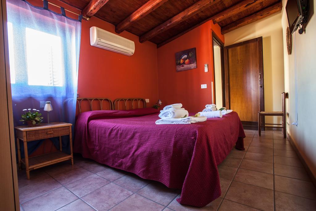 Terrasini 2000 Case Vacanza الغرفة الصورة